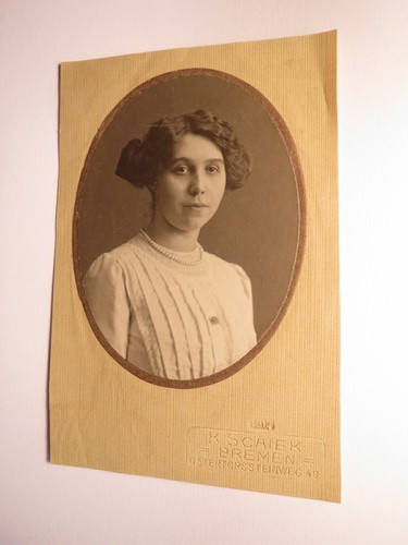 Mädchen junge frau - -,
